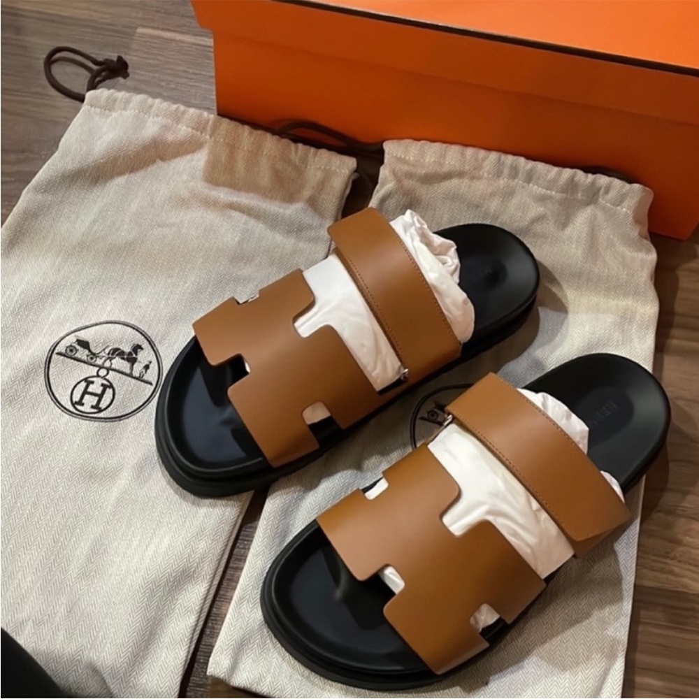 Hermes Chypre Sandals - NEW &
AUTHENTIC! Size EU 40